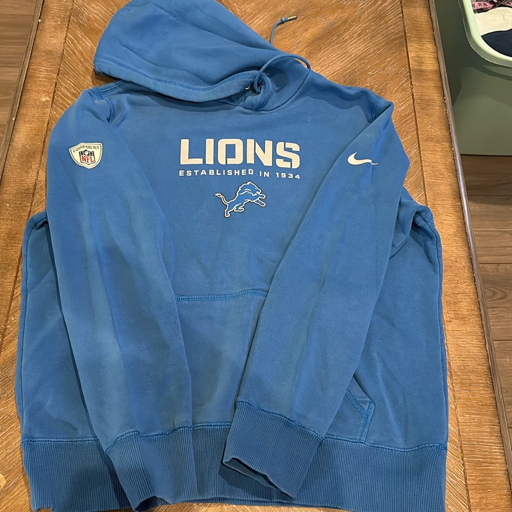 Men’s Lions sweatshirt
